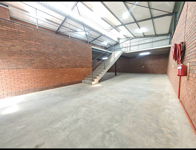 376M² WAREHOUSE TO LET IN ORMONDE